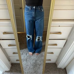 High-Waisted Baggy Jeans